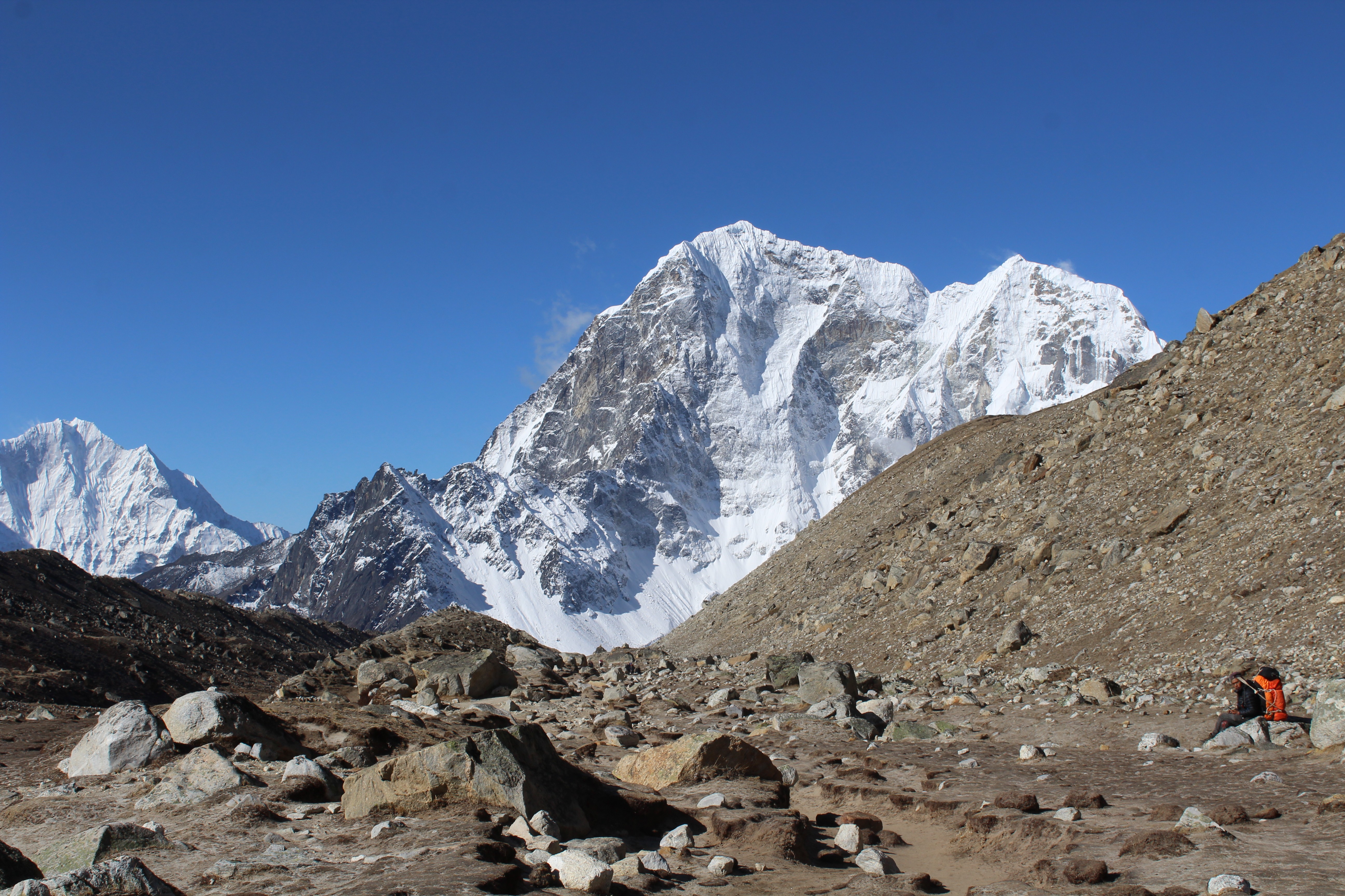 Independent VS Guided Everest Base Camp Trek